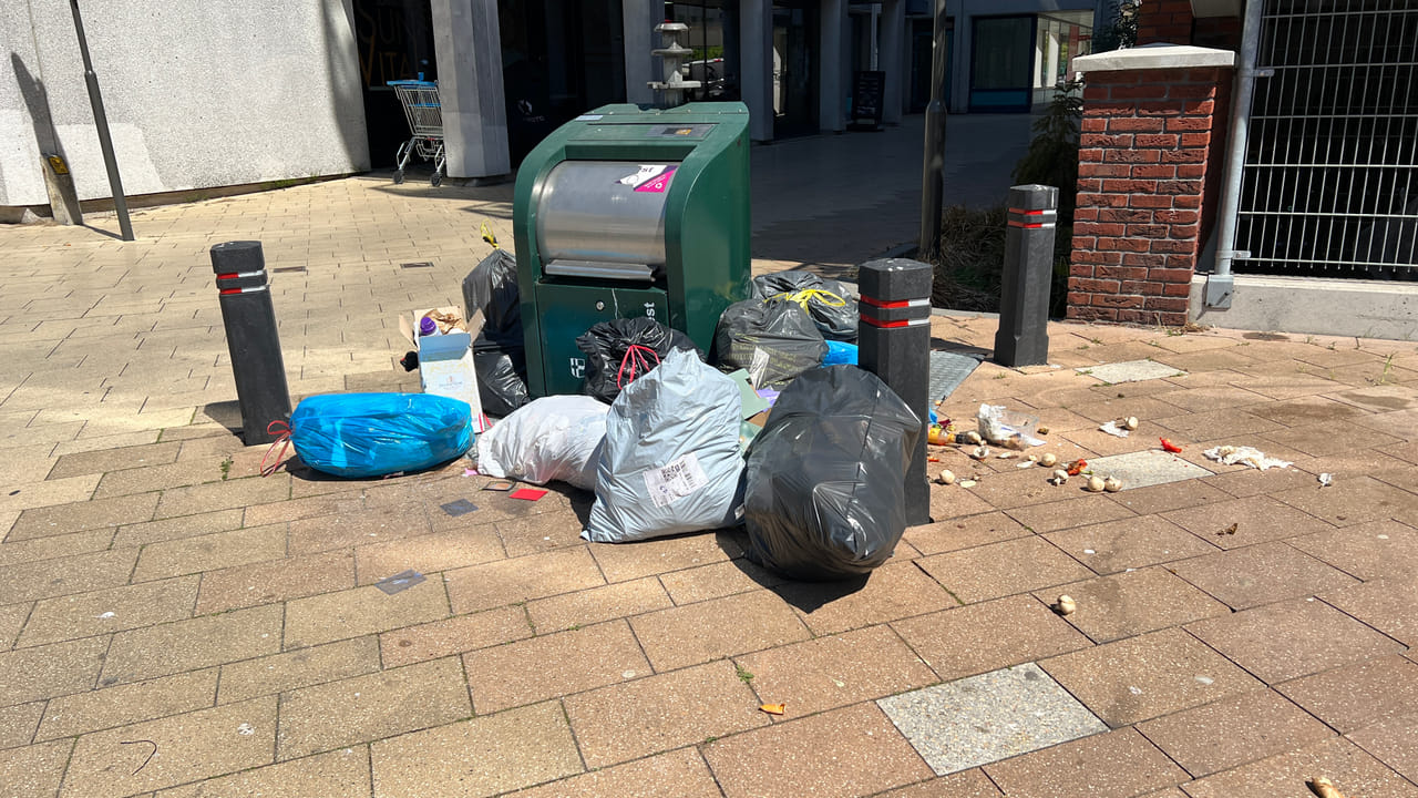 Afvalcontainers tijdelijk minder vaak geleegd door staking: gemeente roept op tot medewerking inwone